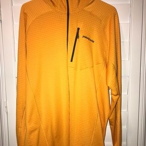 Men’s Patagonia quarter zip up jacket